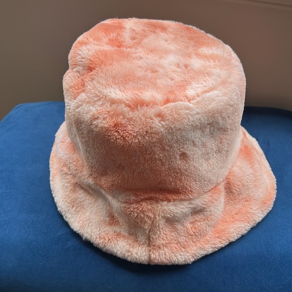 90s faux fur bucket hat - Picture 2 of 3
